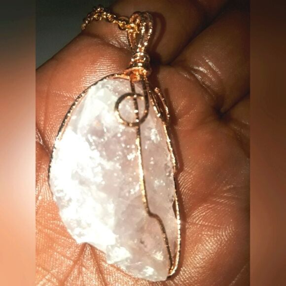 Hand crafted rose quartz crystal stone pendant - Picture 7 of 8